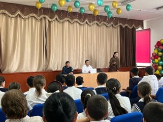 «Жасөспірімдер арасында бопсалау мен әлімжеттіктің алдын алу» тақырыбында өткізілген жиналыс
