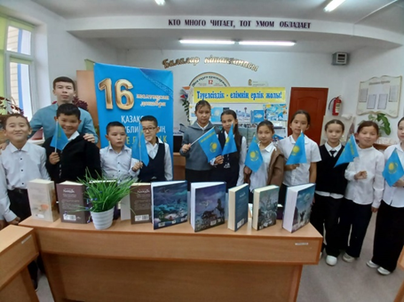 «Тәуелсіздік - еліміздің ерлік жолы» атты кітап көрмесі