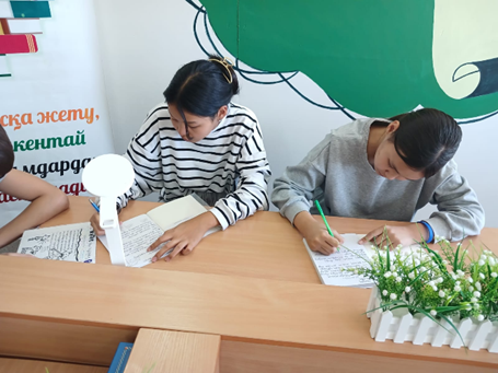 «20 минут кітап оқы,3 минут эссе жаз»